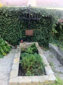 Audens Grab am Friedhof Kirchstetten, Foto: QWIEN